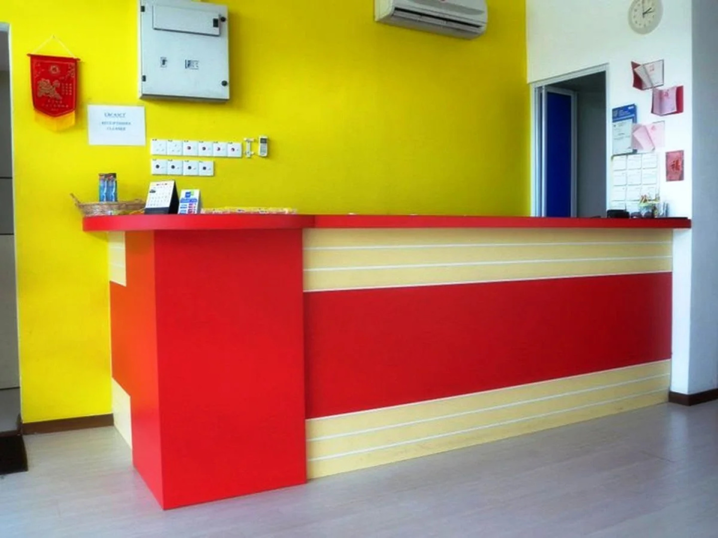 Hotel O Taj (seksyen 7)