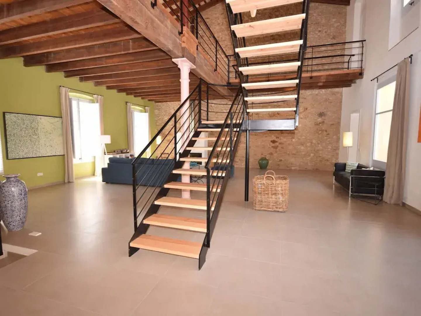 Beautiful, Authentic House With Large Patio and Swimming Pool, Near the Beach