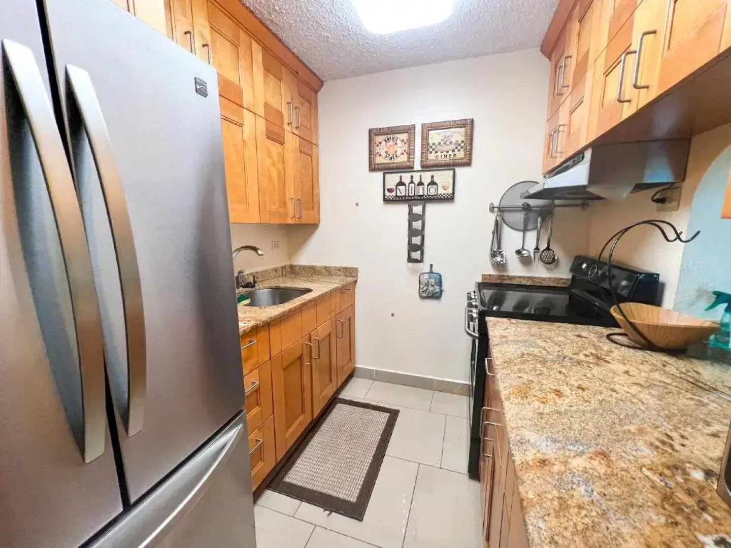 ESJ Towers Máre St Clair by Chana