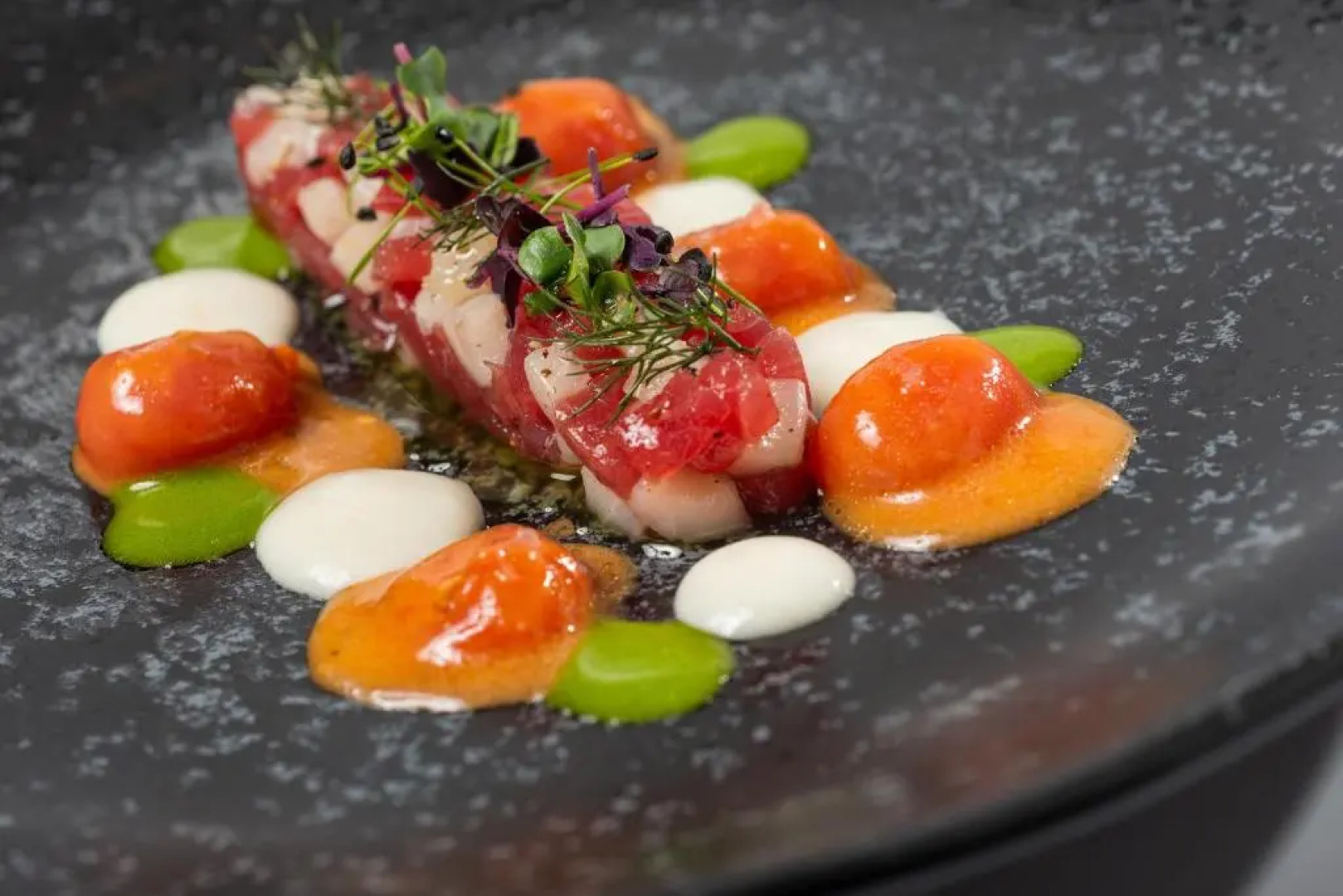 MG Restaurace/Luxury Apartments