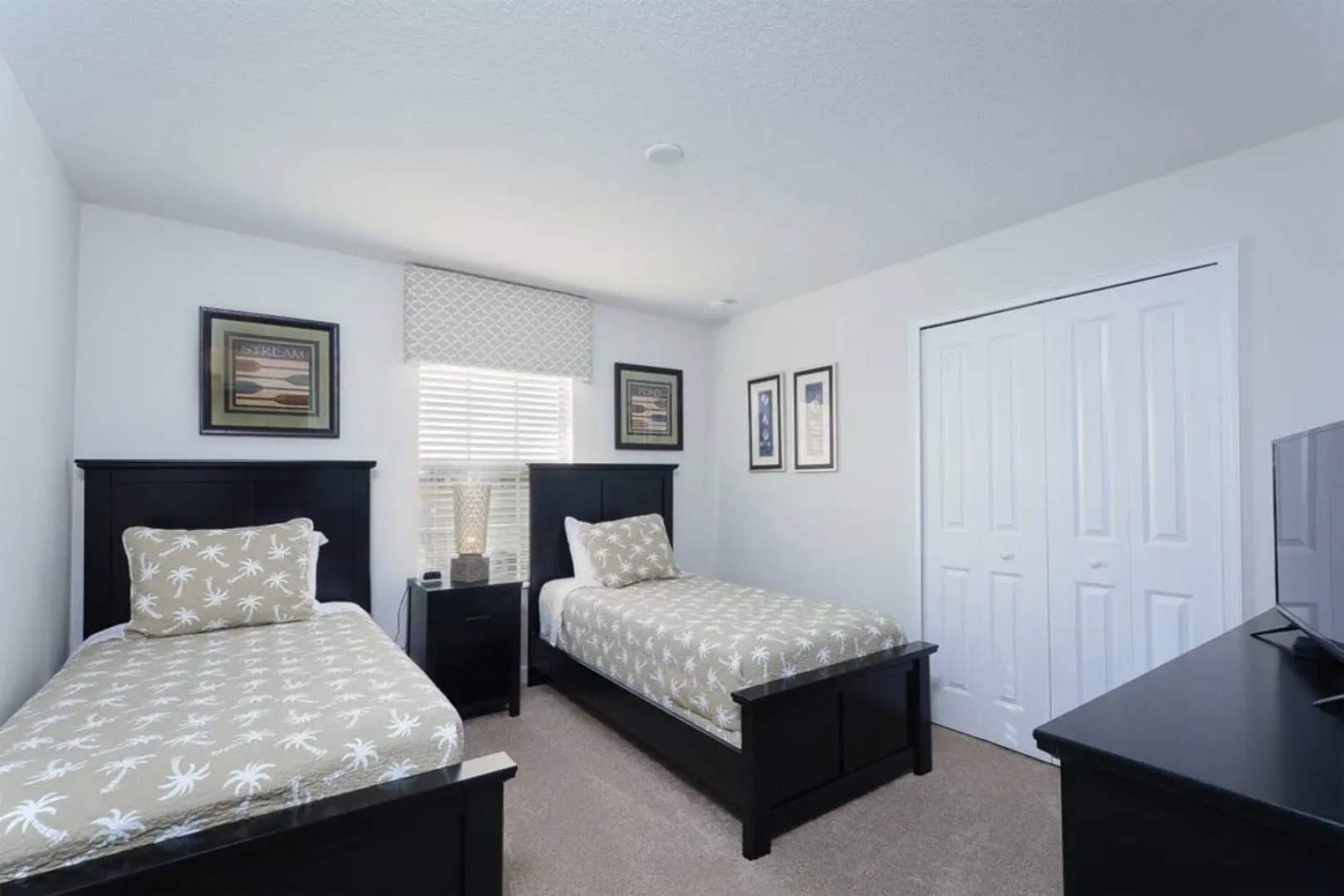 5 bedroom villa at Storey Lake