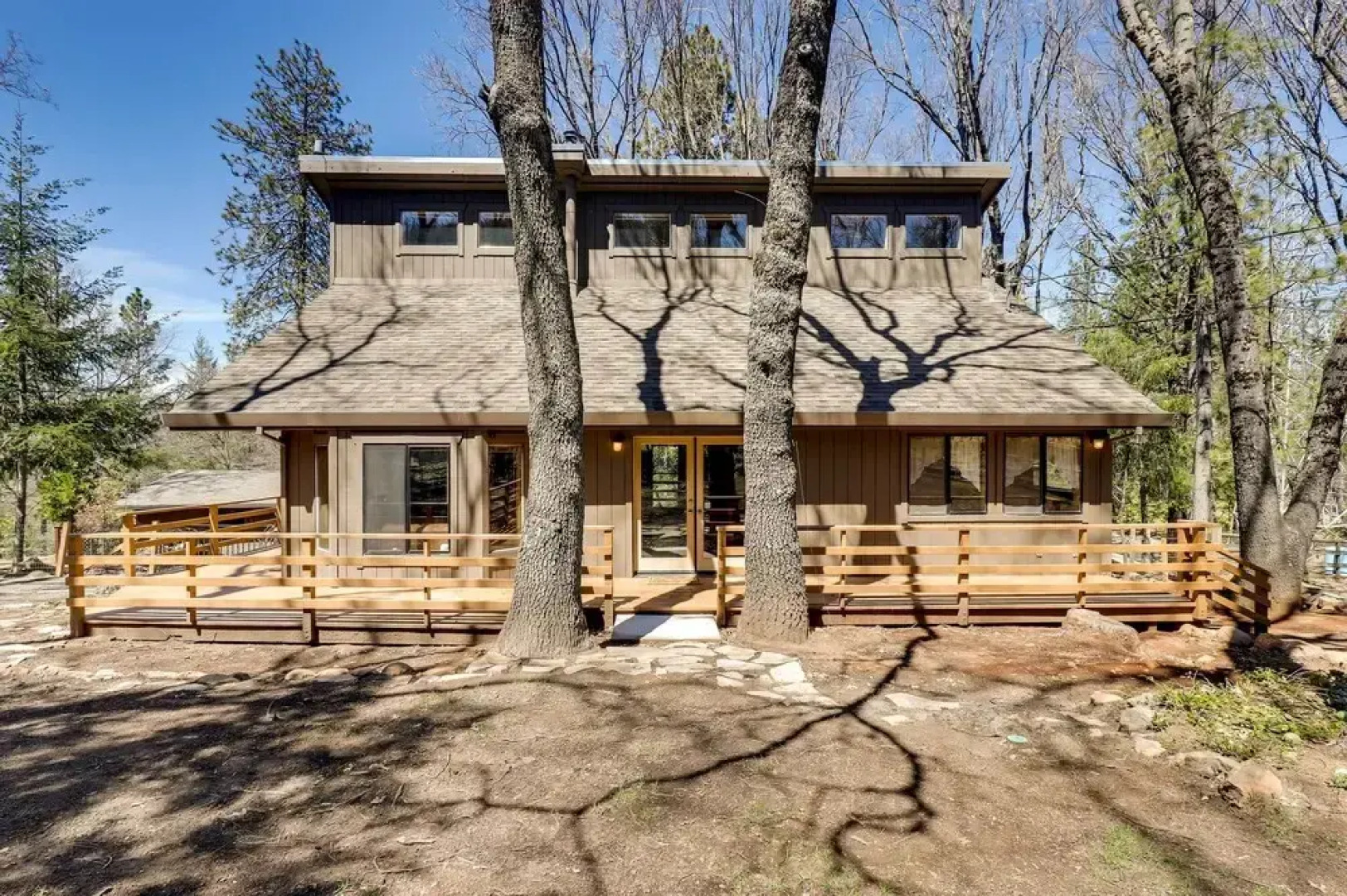 Welcoming Cole Ridge Chalet in Kelseyville!