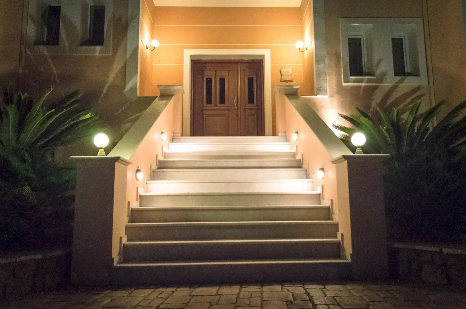 Leone Luxury Villas