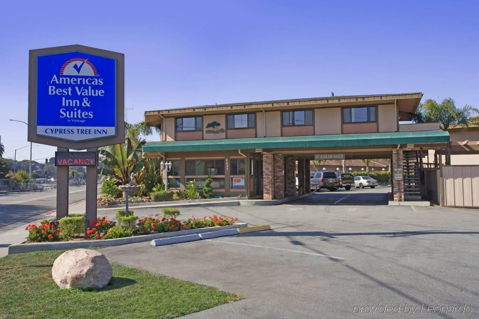 Red Roof Inn & Suites Monterey