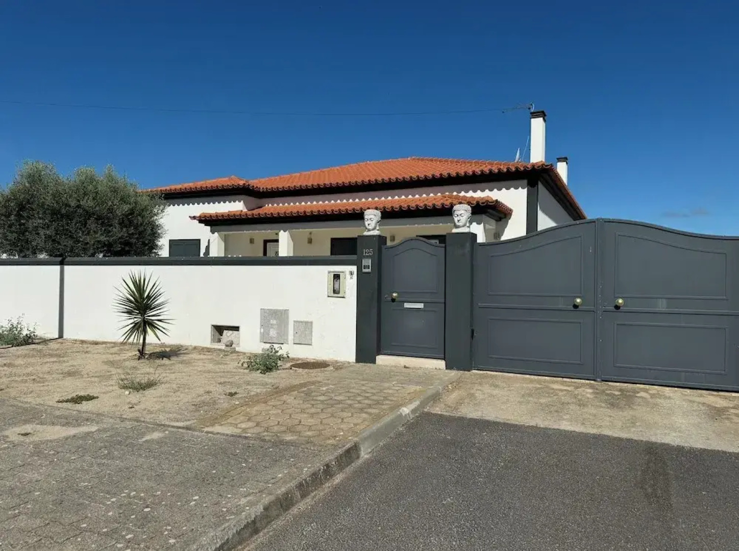 Spacious Quiet Charming Villa With Private Pool and Close to Lisbon