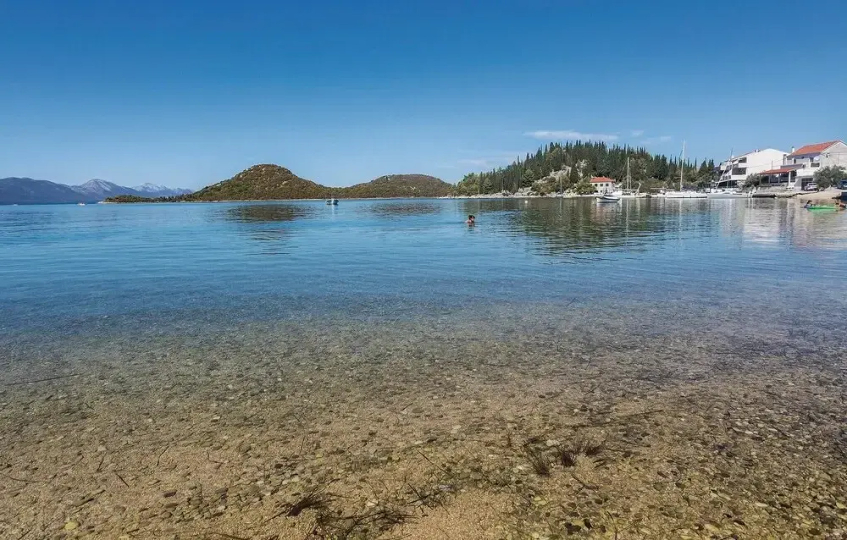 Awesome Apartment in Metkovic With Outdoor Swimming Pool, Wifi and 2 Bedrooms