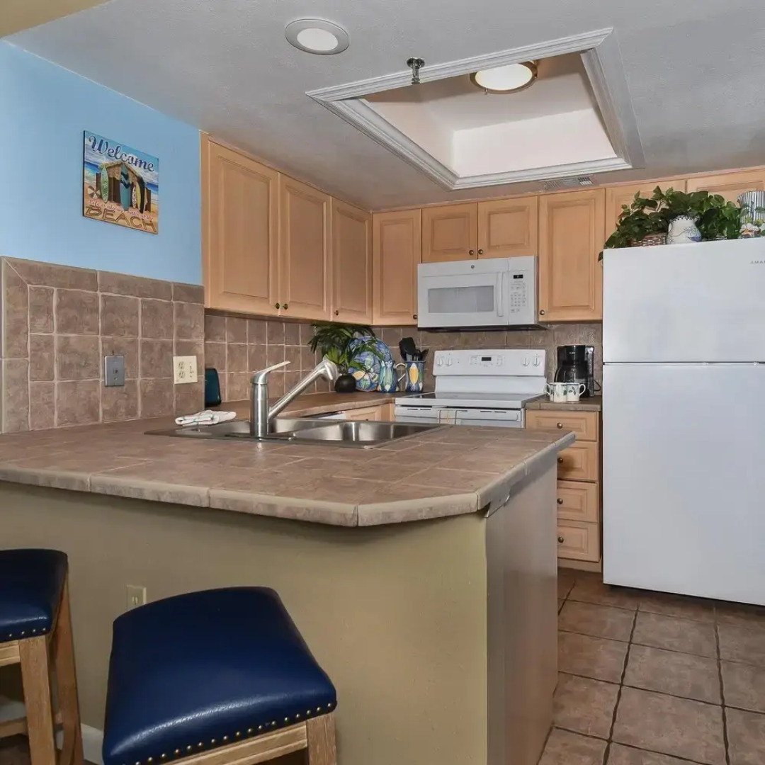 Beachfront Palm House - Walk Right out to the Pool Beach Access - Ph1b