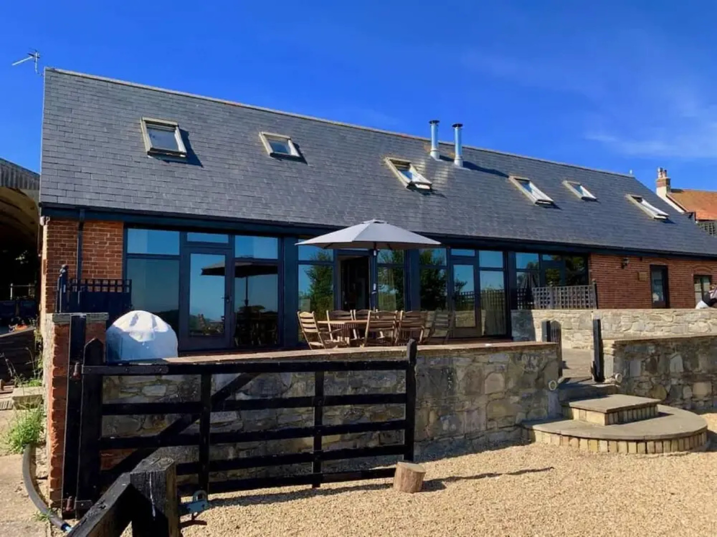 Tithe is a Stunning Barn Conversion Close to Ryde Sleeps 6