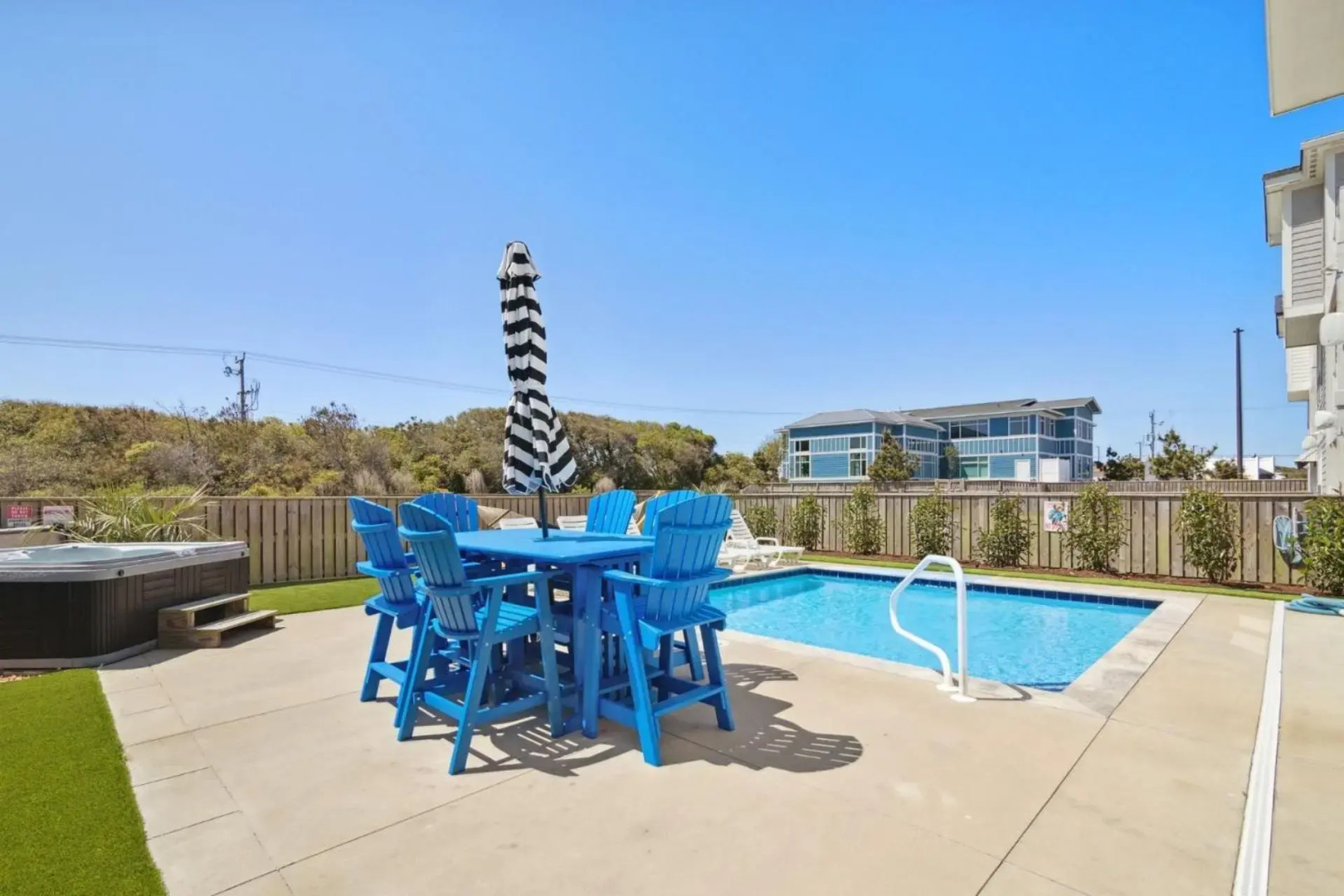 4057 - Fairways & Seaspray