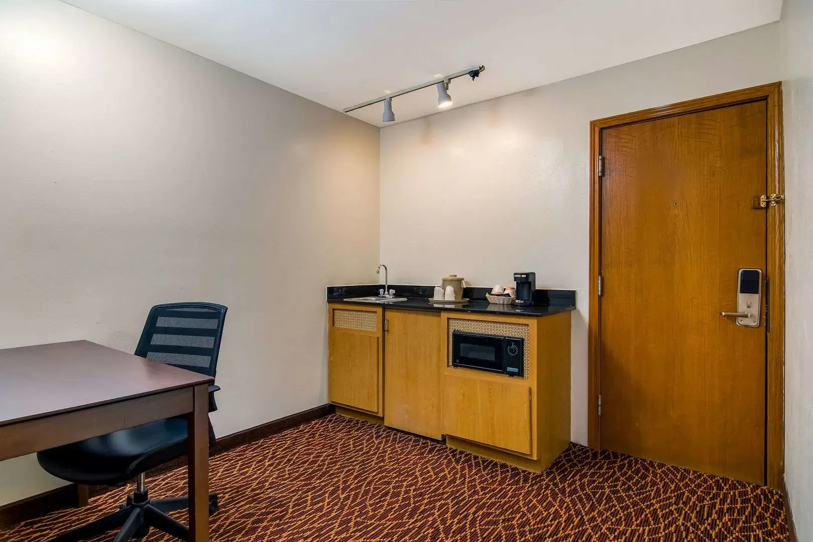 Quality Inn Marietta near Dobbins ARB