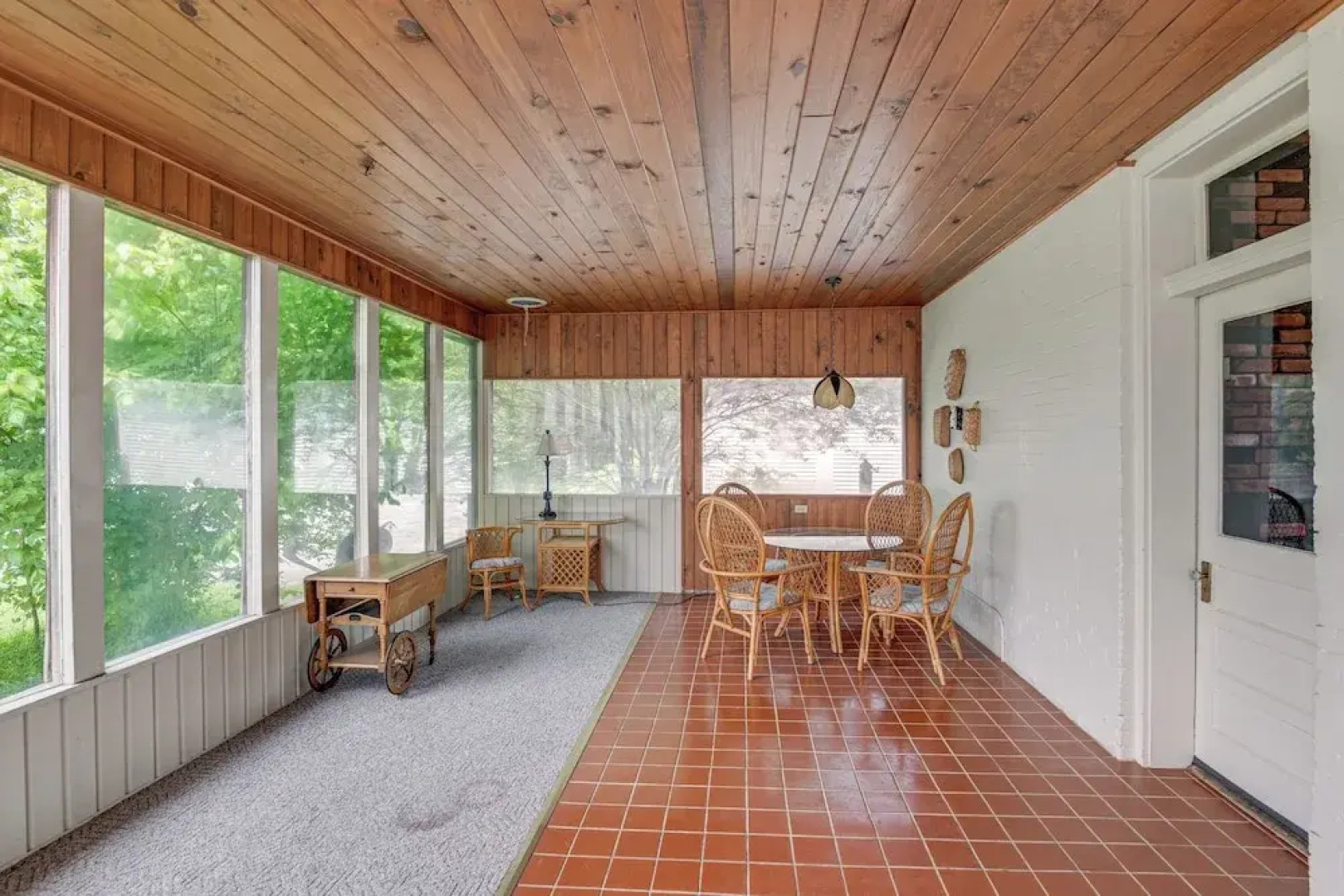 Walk to Lawrenceburg Square: Home for Large Groups