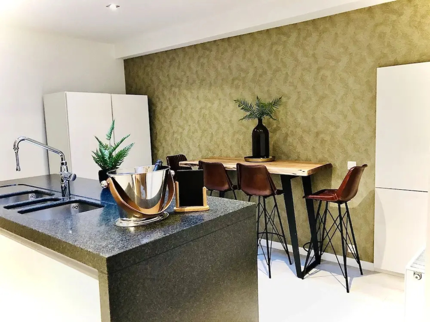 Chic Holiday Home in Nieuwpoort With Whirlpool