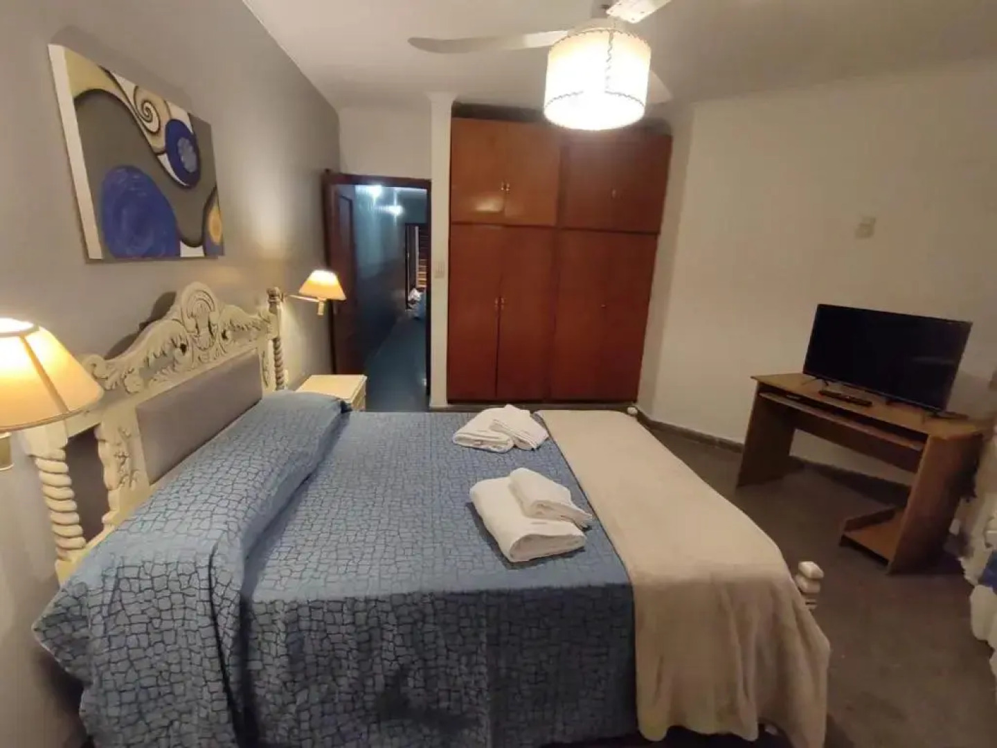 casa p/4 personas sobre av. roca con cochera