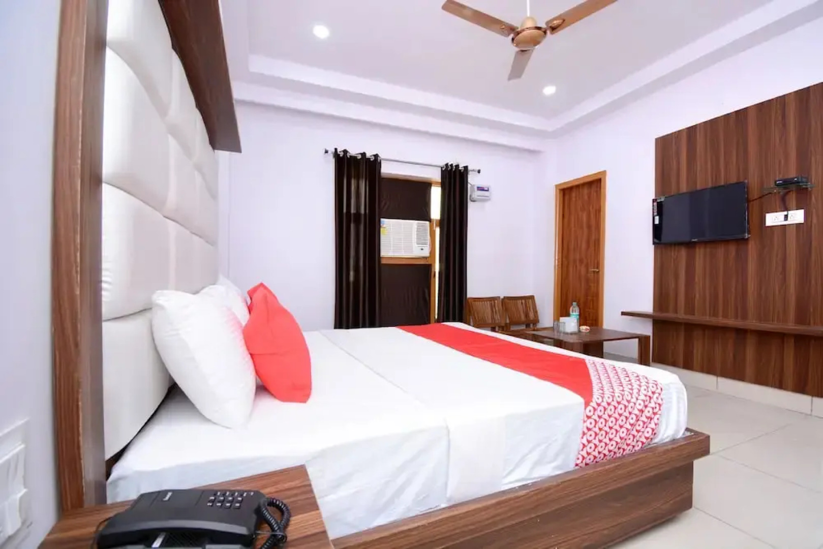 Oyo 35733 Divine Star Dhaba