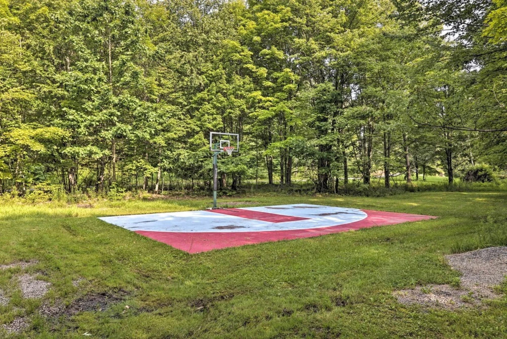 2 Mi to Elk Mountain: Poconos Escape on 11 Acres!