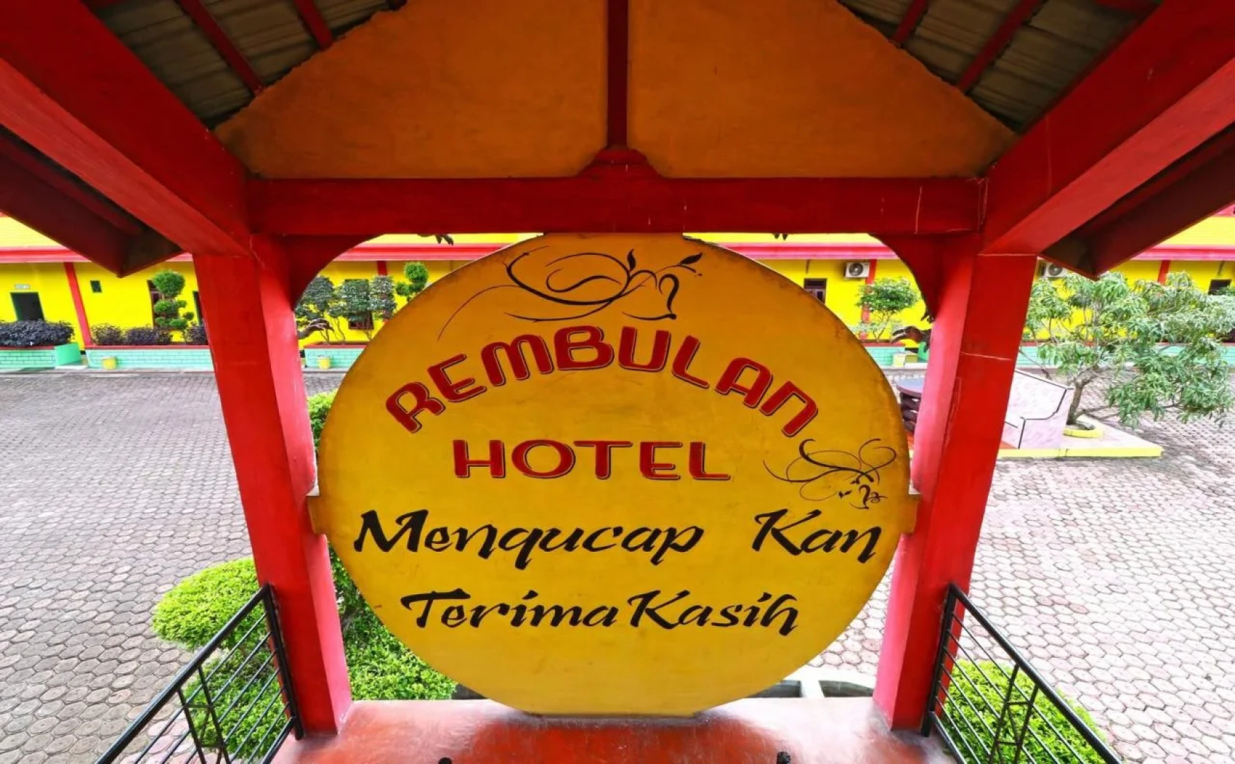 Hotel Rembulan & Karaoke
