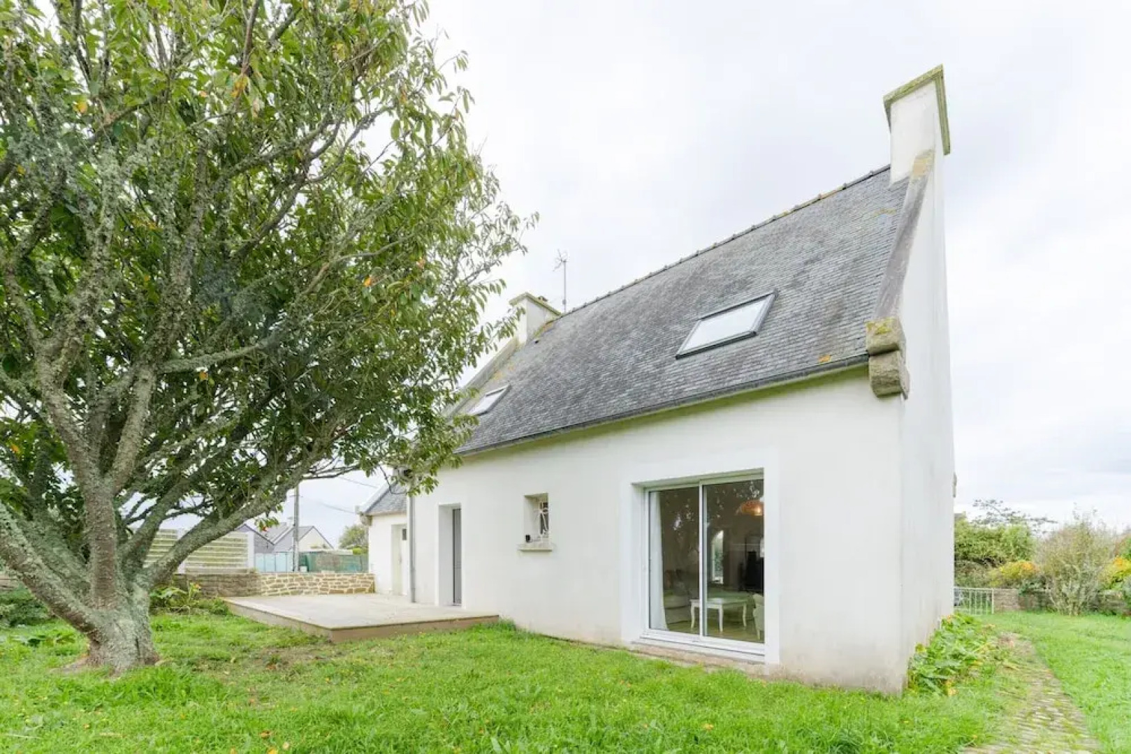 Pretty House on the Edge of the Gr34 Near the sea
