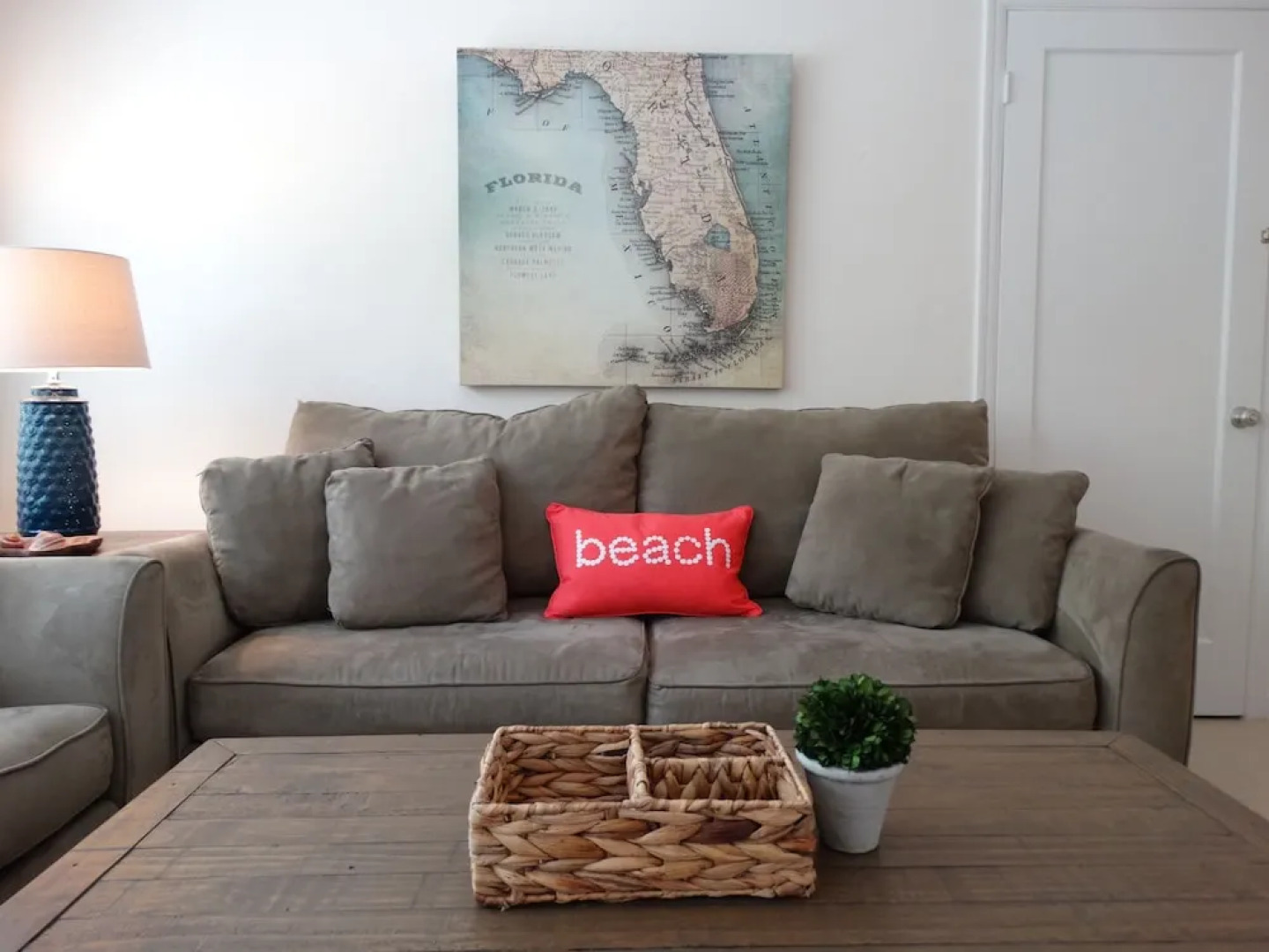 Sunny Shores Inn & Suites