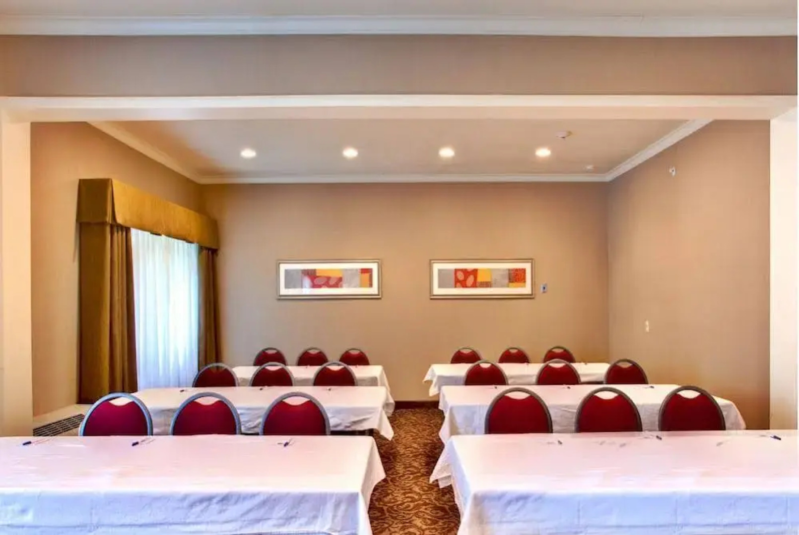 Holiday Inn Express Encinitas Cardiff Beach Area