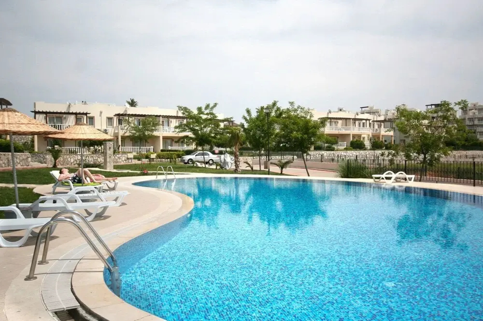 Important Group Turqouise Homes Beryl