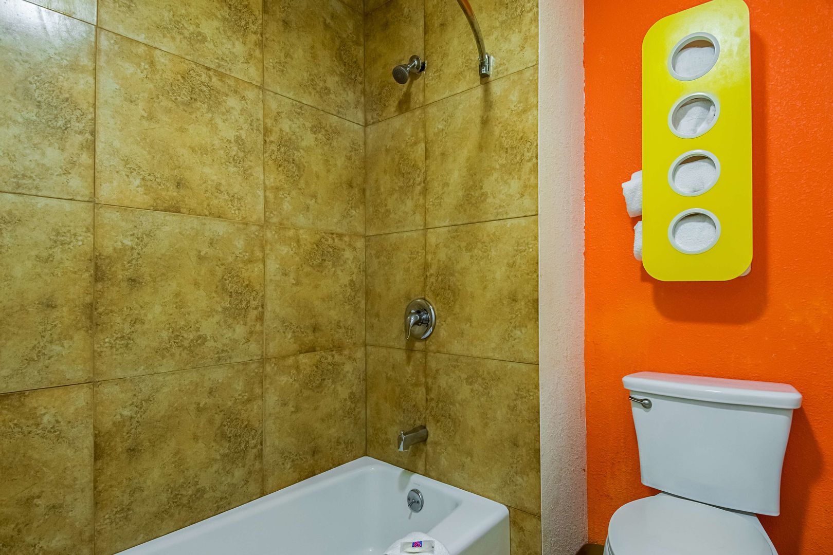 Motel 6 Bakersfield, CA - Airport