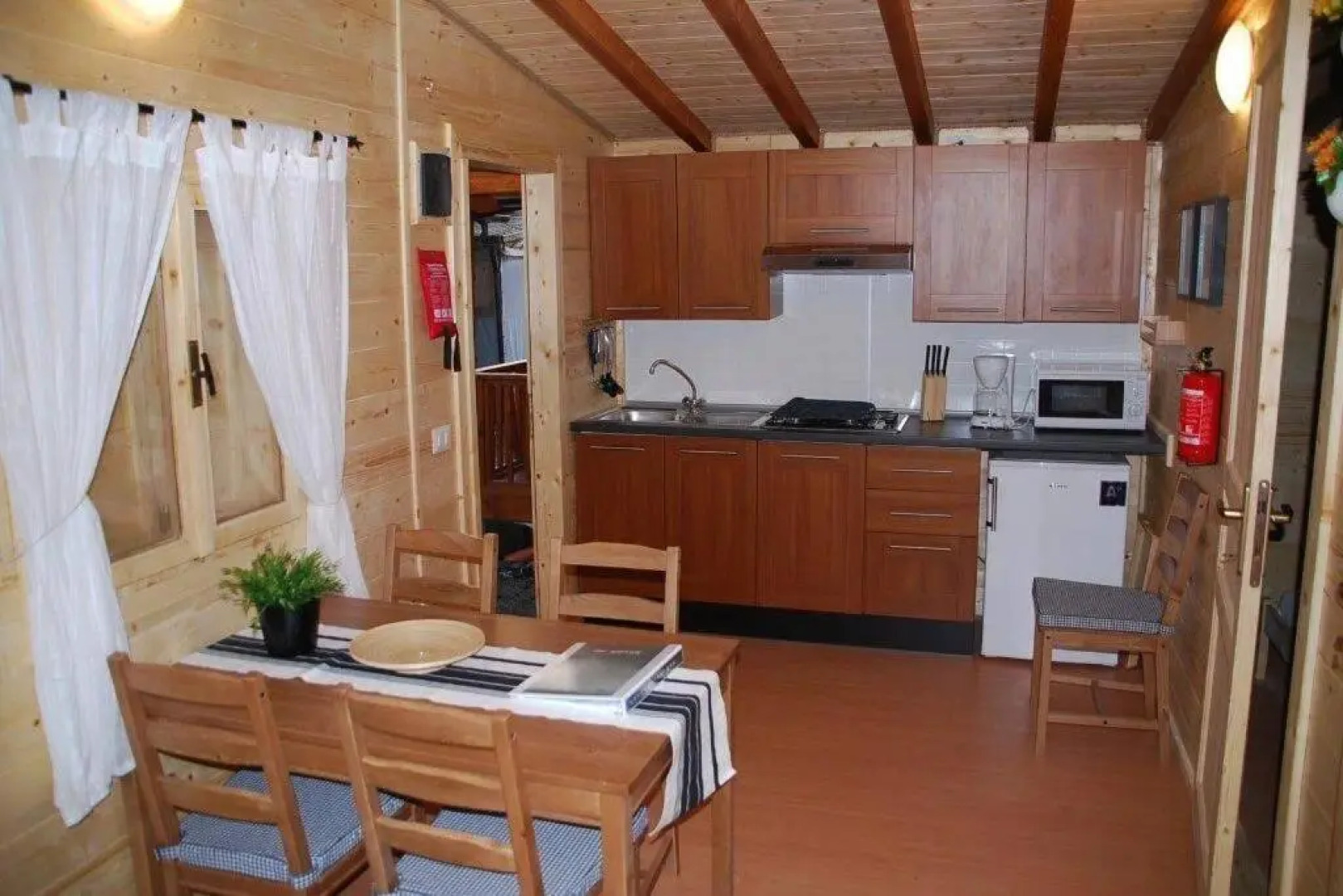 Te huur: 5 persoons chalet aan het Luganomeer