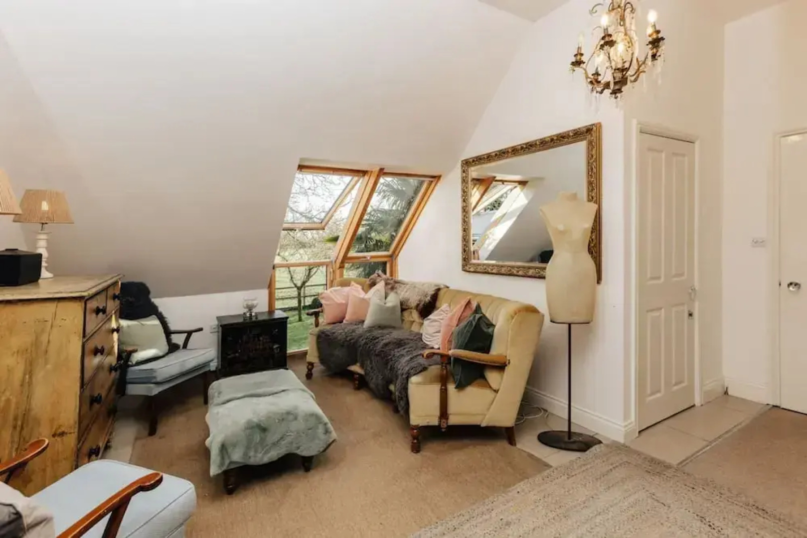 Vintage Chic Coach House