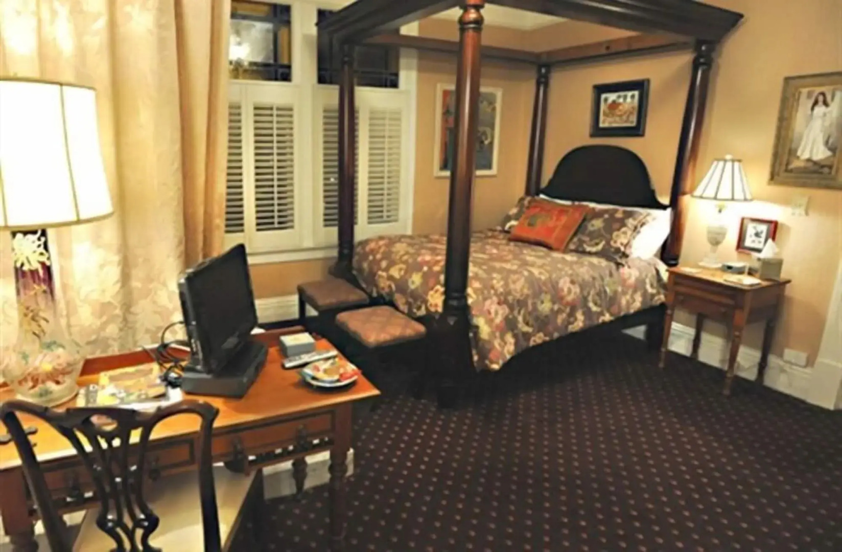 Stay Fairfield - Fairfield Place and Fairfield Manor Bed & Breakfast
