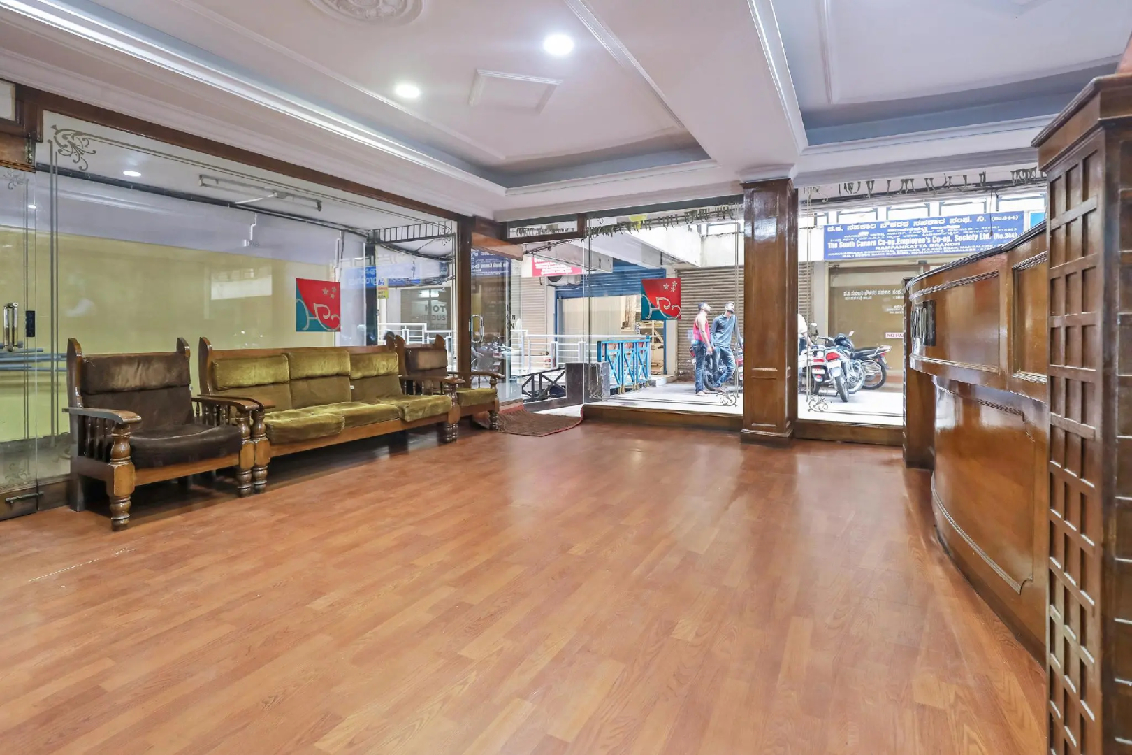 OYO 23083 Hotel Hindustan Deluxe