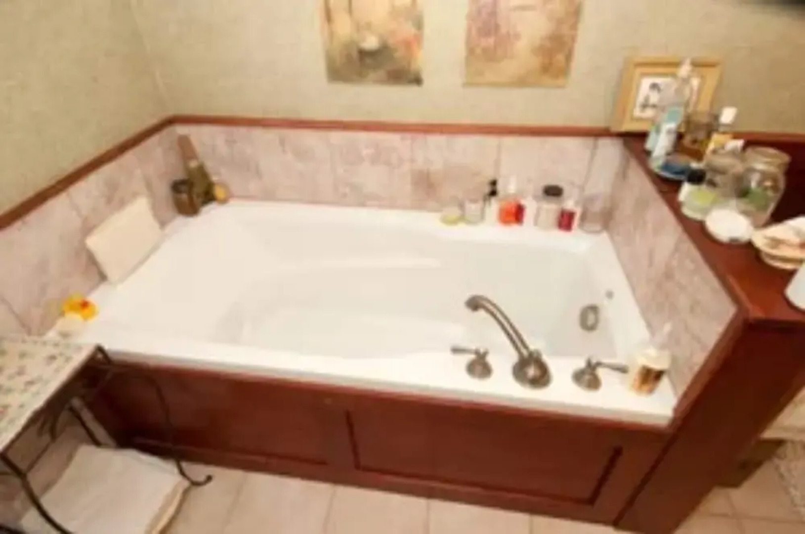 Lily House Bed and Breakfast