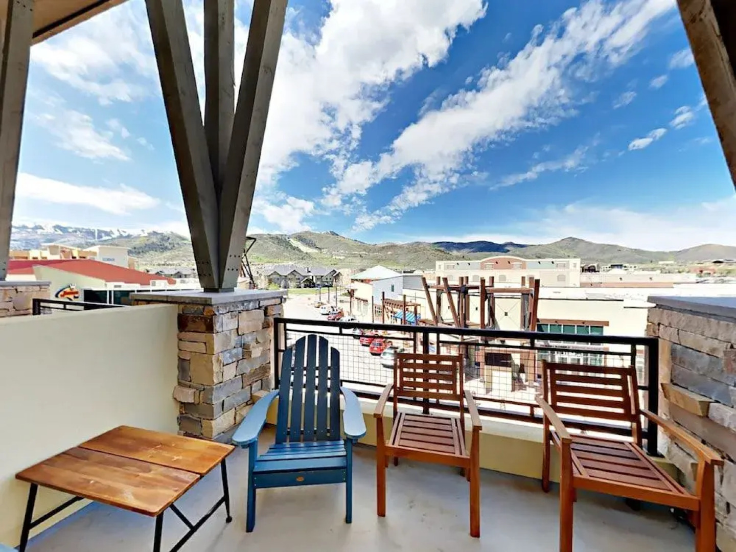 2BR Hot Tub Condo in Newpark by RedAwning