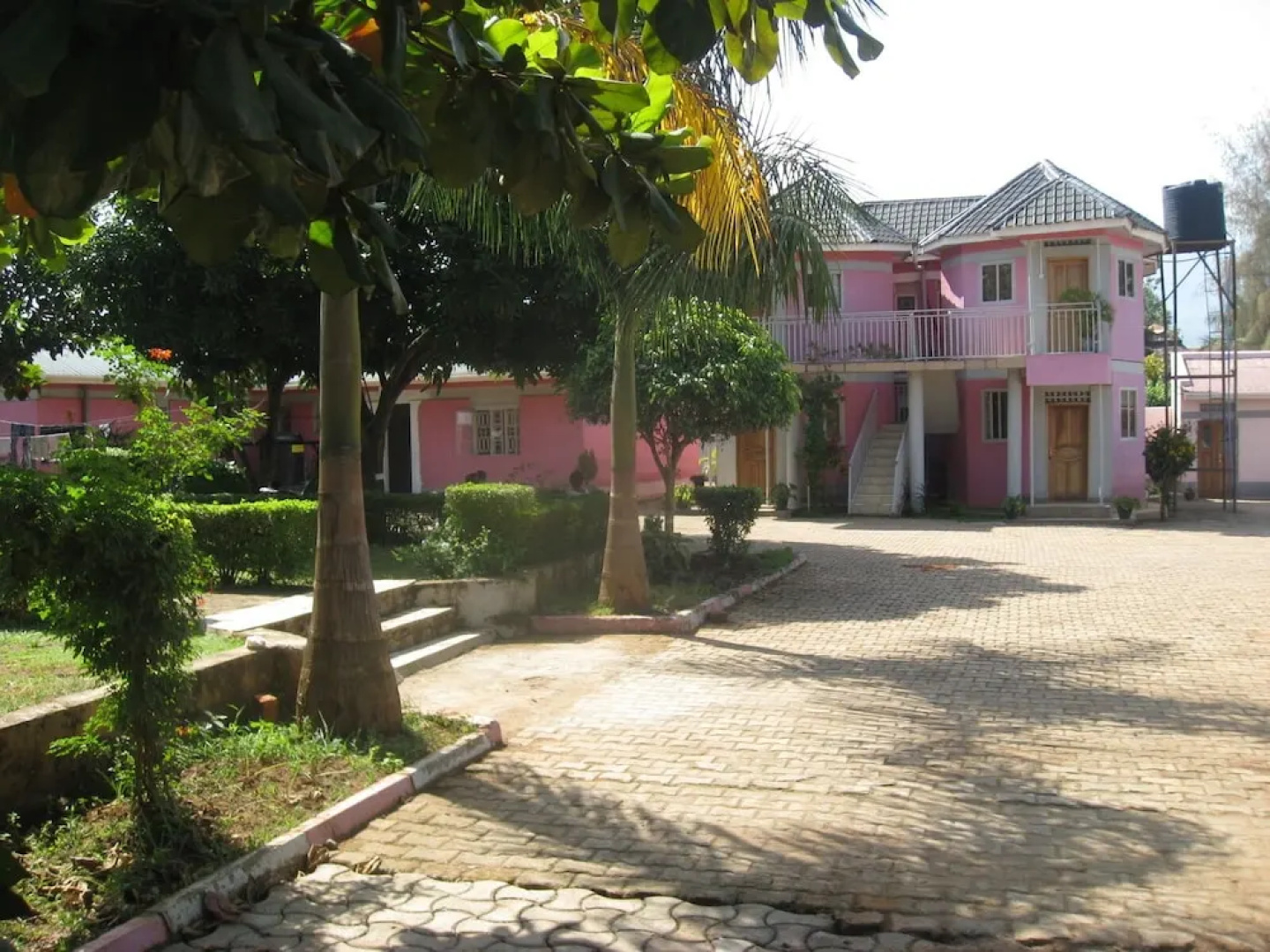 r and r gardens