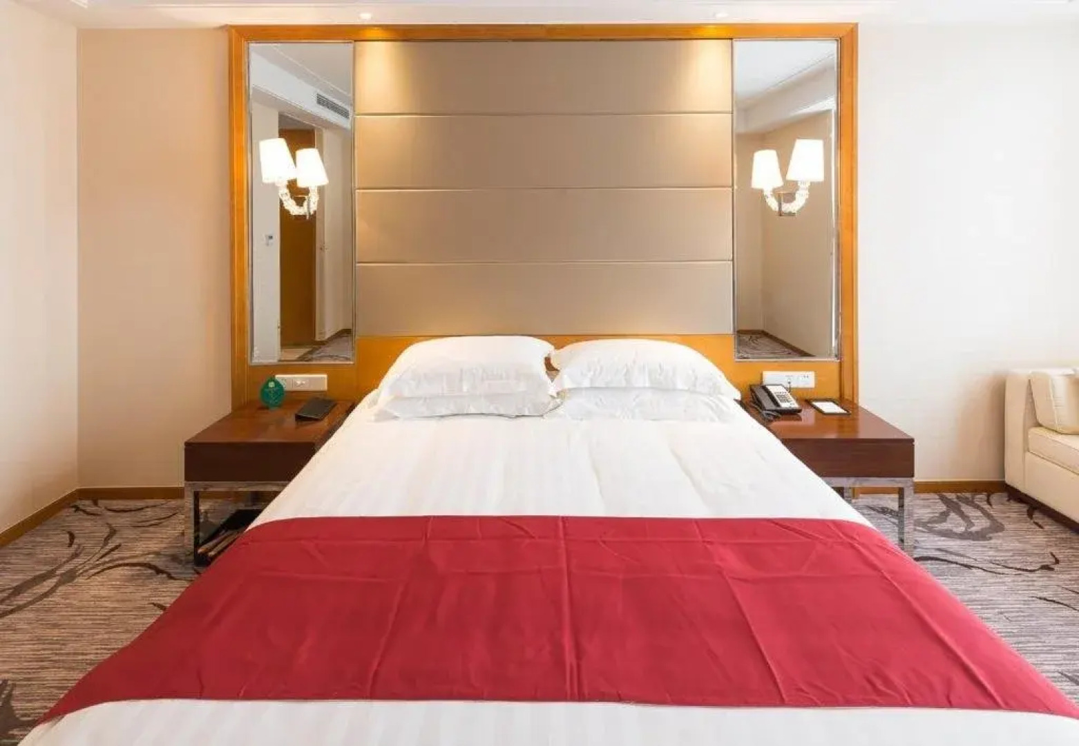 Zhenjiang Yinhong Business Boutique Hotel