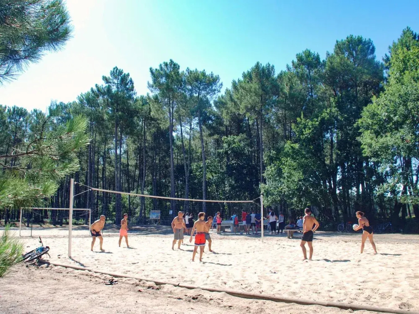 Cozy Mobile Home With Covered Terrace Close to the Beach