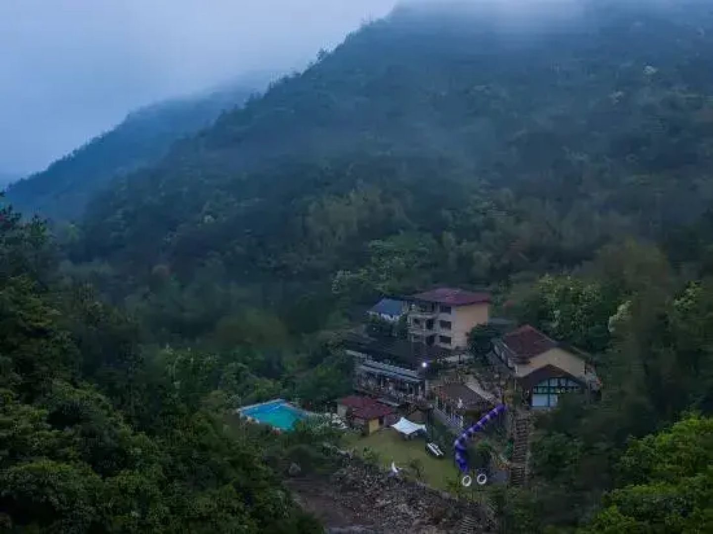 Hualu·Yuejian Light Luxury Tingxi Parent-child Wild Luxury Holiday Villa (Tonglu Qinglongwu Branch)