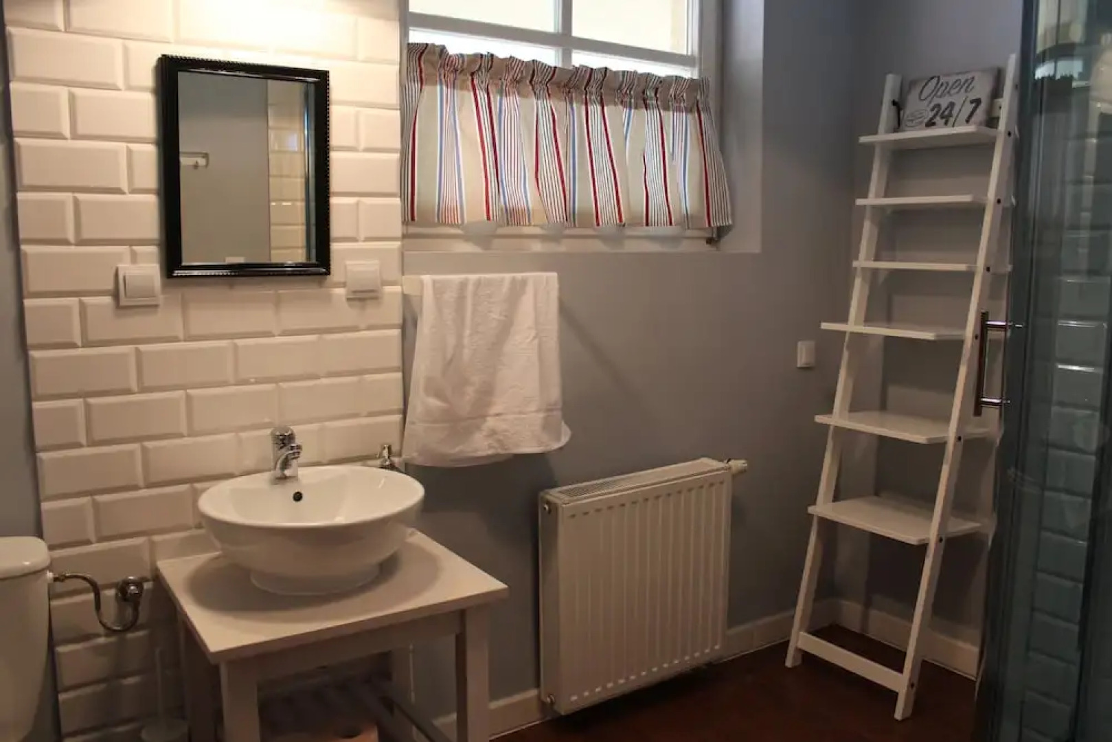 Sisters Lodge Hostel