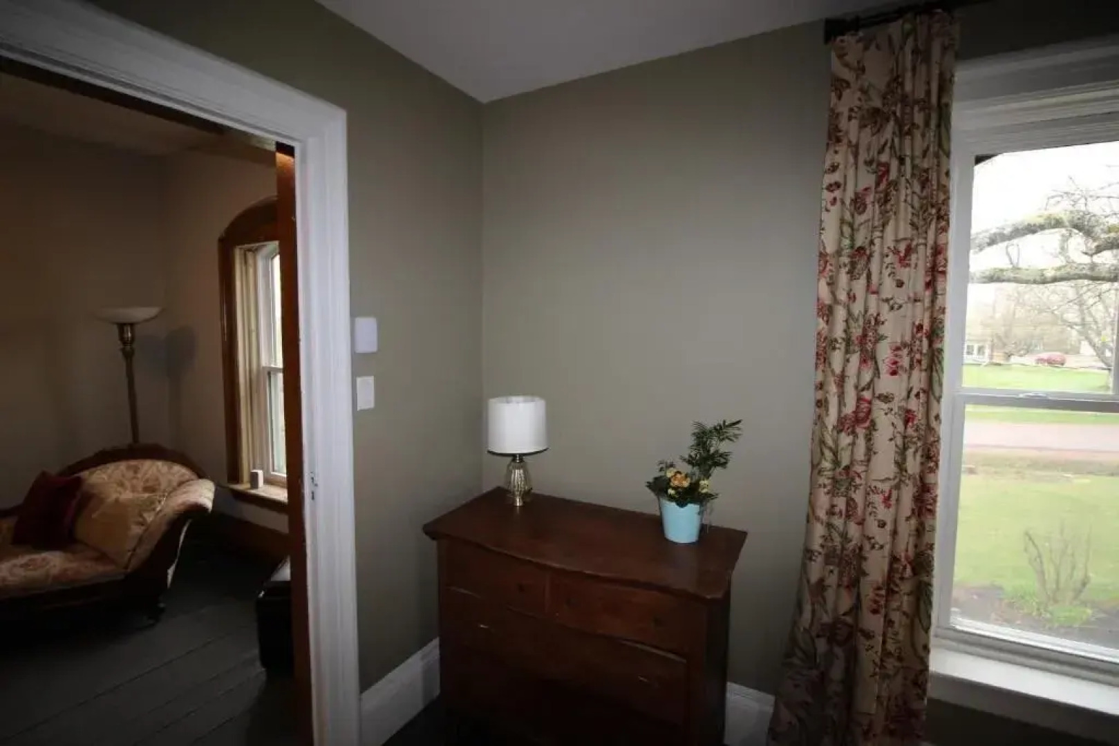 Maplehurst Manor B&B