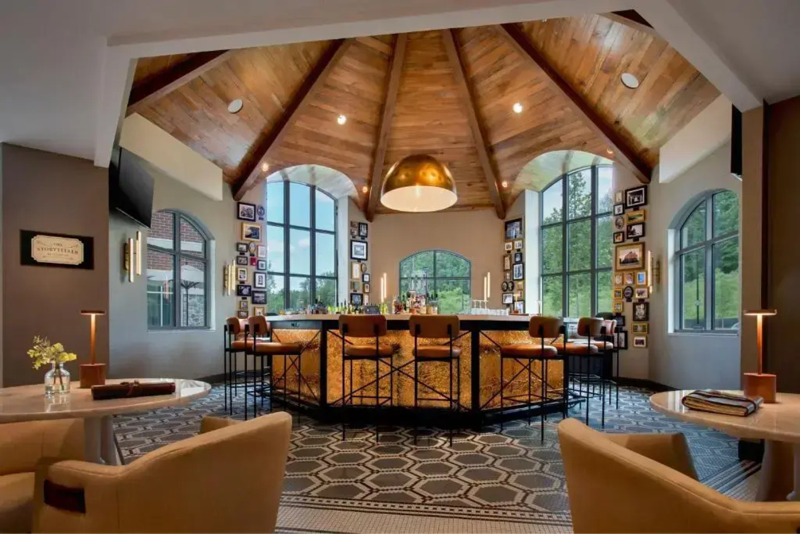 Inn at Bellefield / Hyde Park