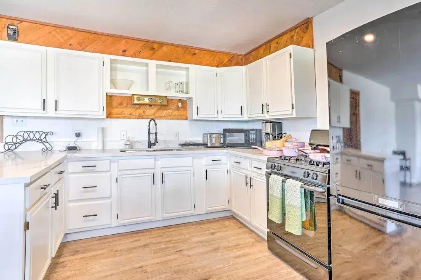 Pet-friendly Chino Valley Cabin w/ Game Room!