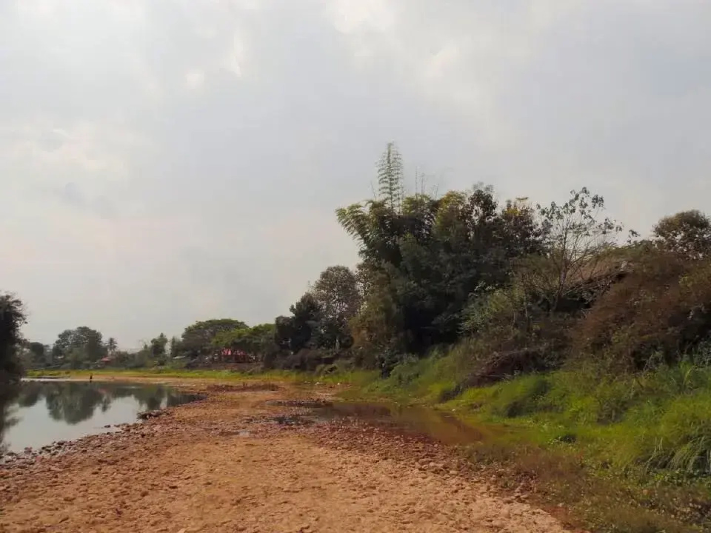 Namtha Riverside Bungalow