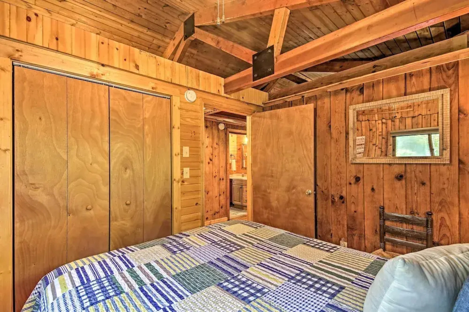 Secluded Stanardsville Cabin w/ 10 Acres & Hot Tub