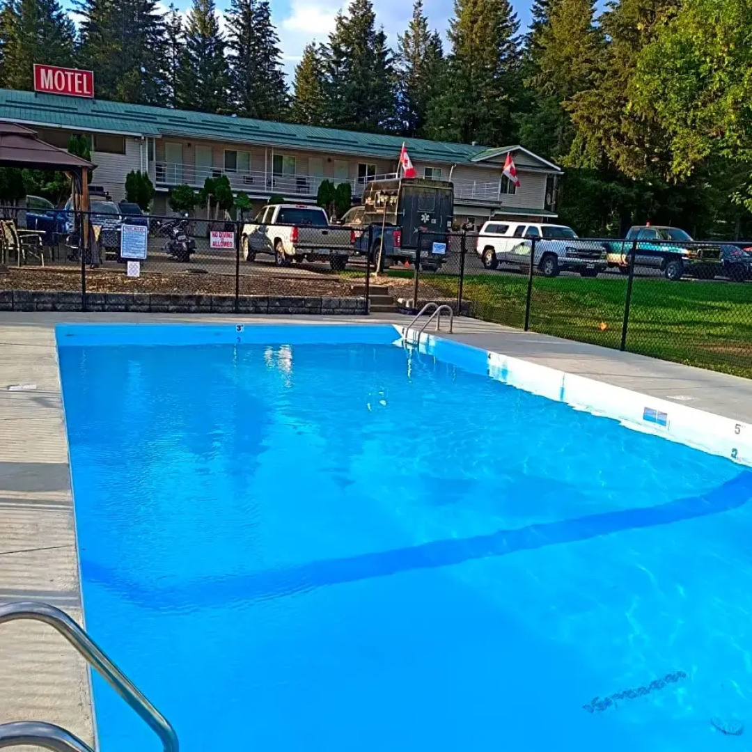 Clearwater Country Inn & RV Park