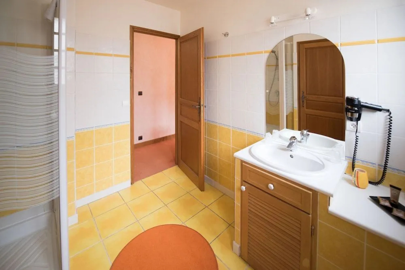 Logis Hôtel Domaine les Falaises