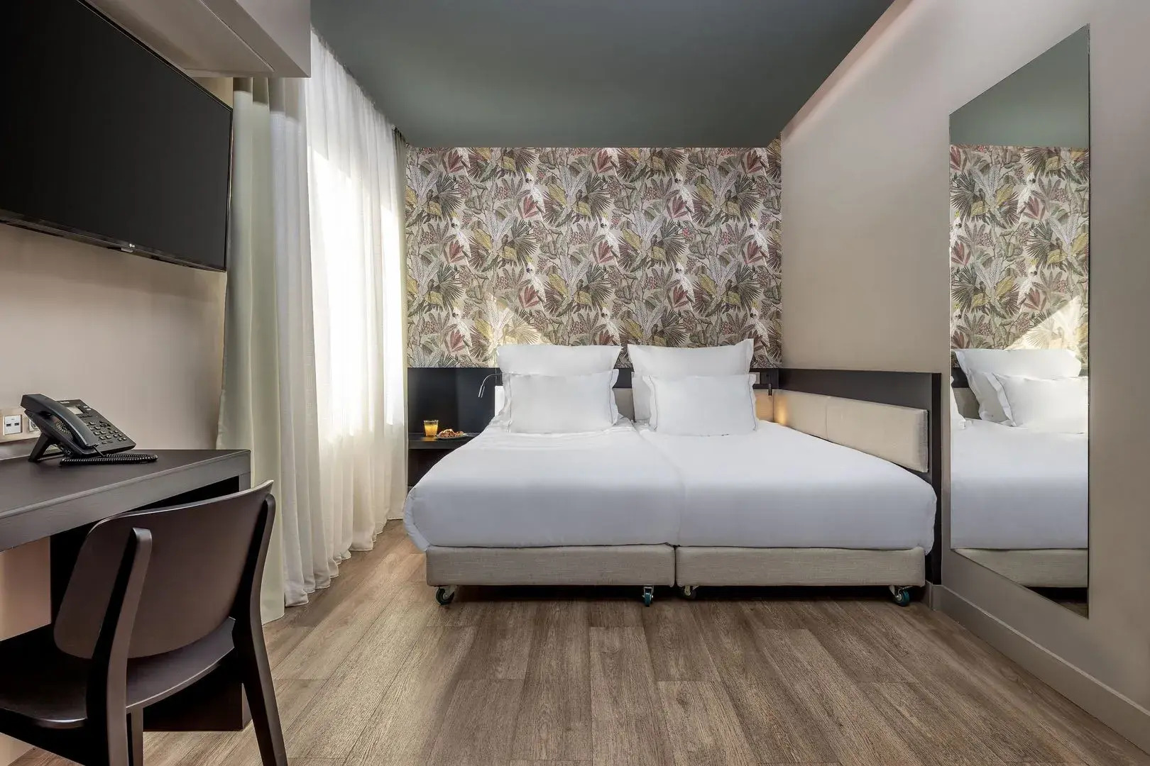 Casual Kubic Athens Hotel