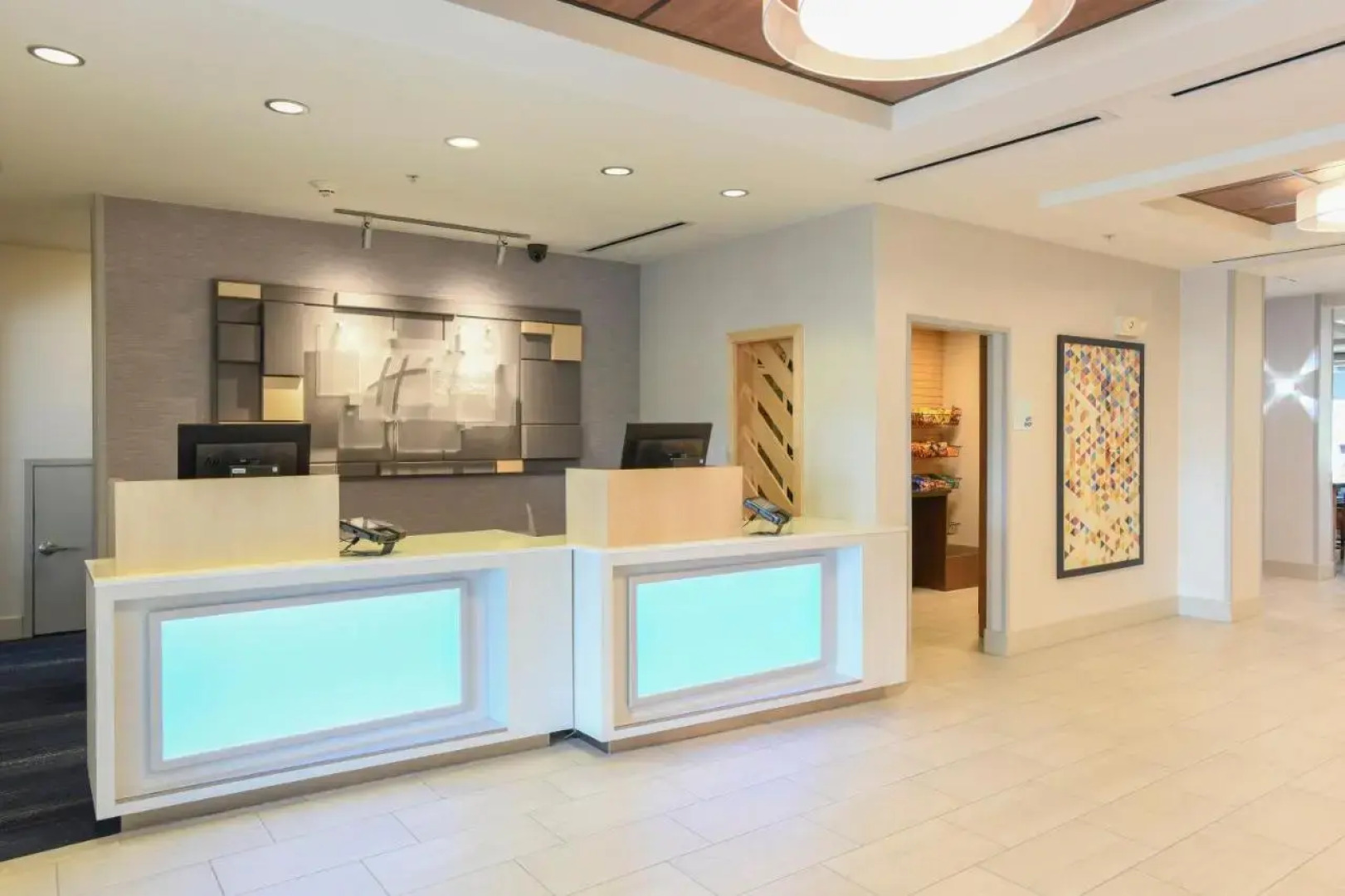 Holiday Inn Exp Richwood Cincinnati S