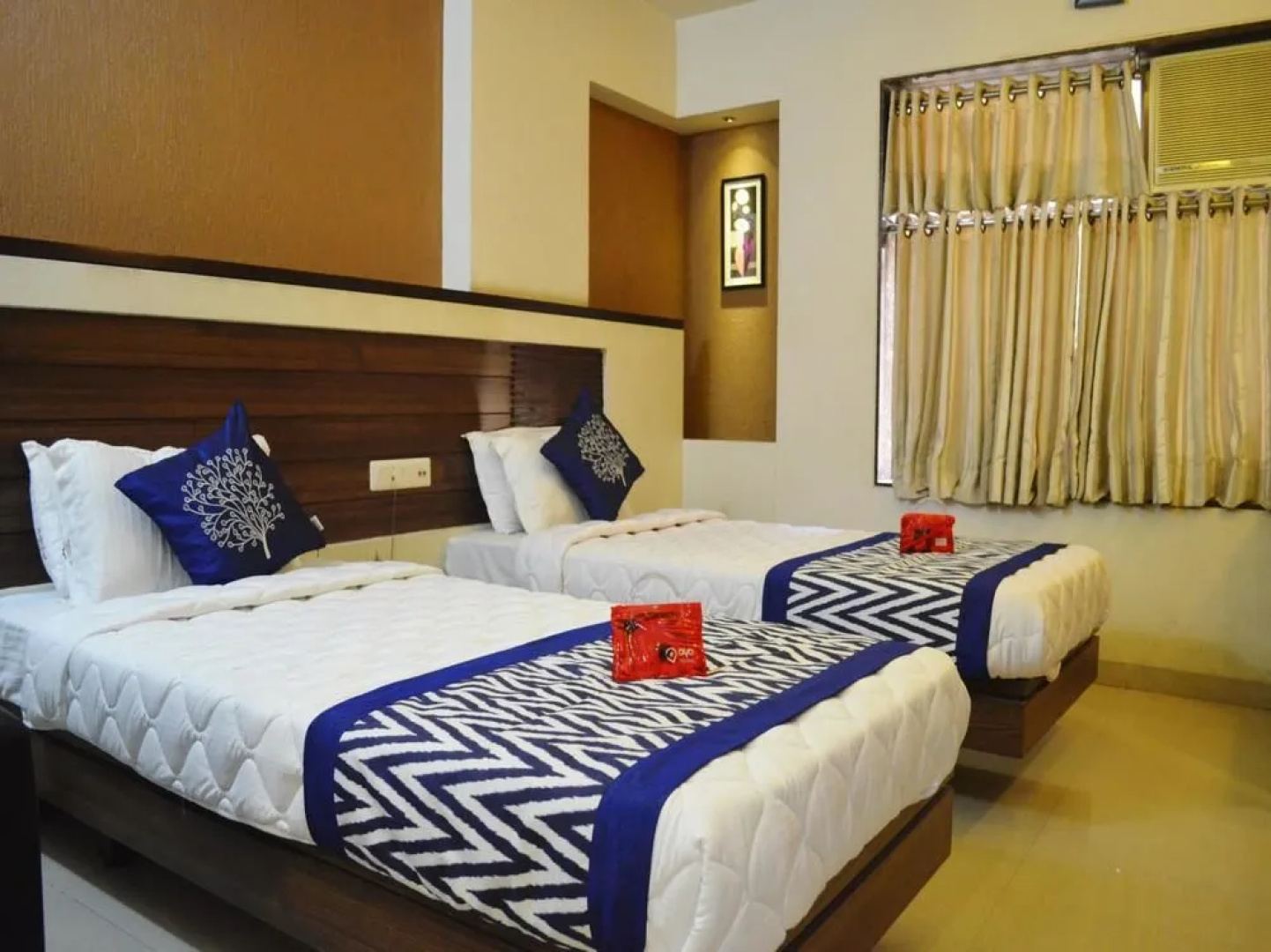 OYO 2430 Hotel Apex