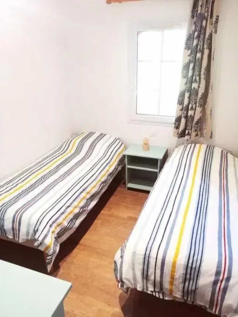 Maison au milieu des pins entre golf et océan