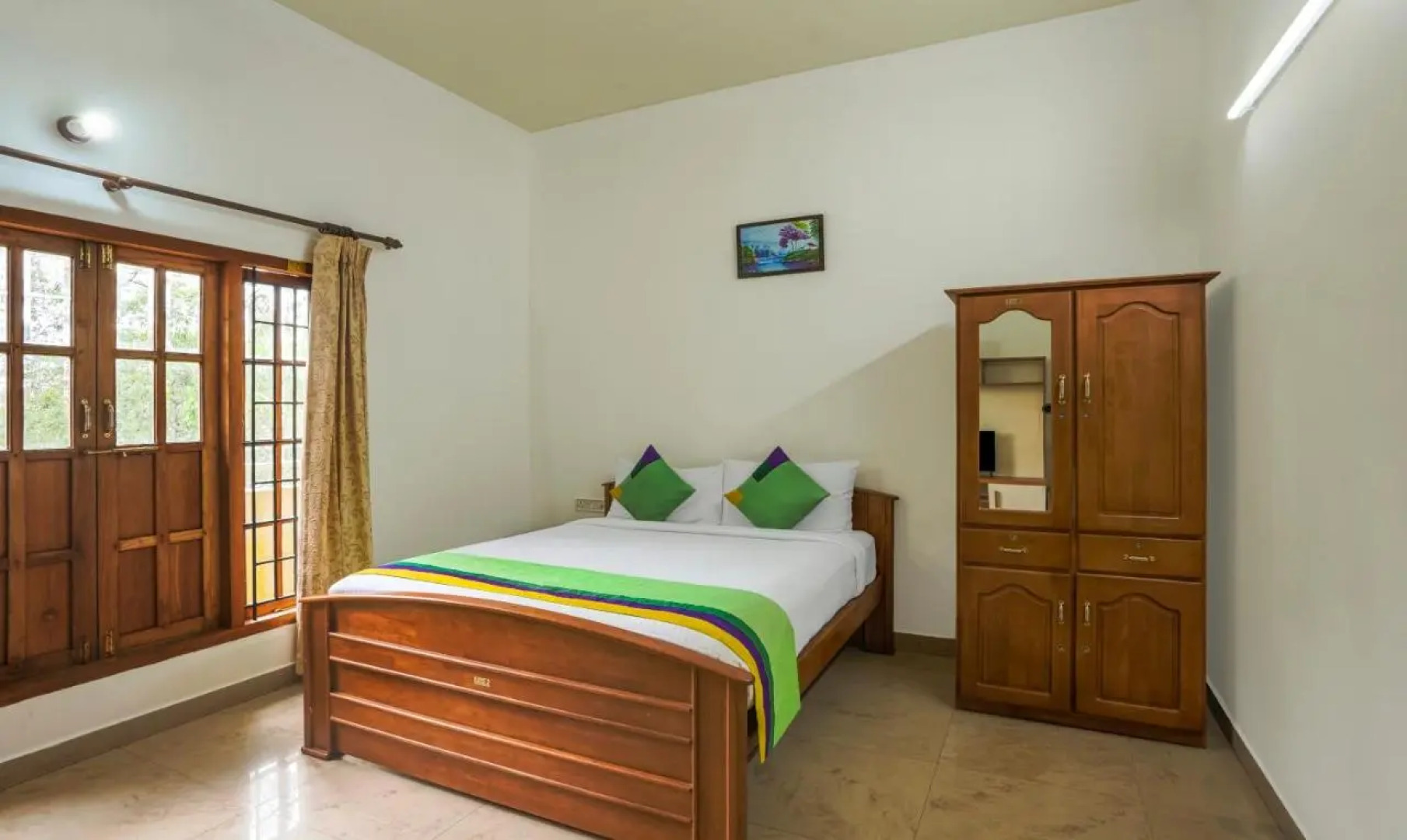 Itsy Hotels Classiyo Munnar Crown Resorts