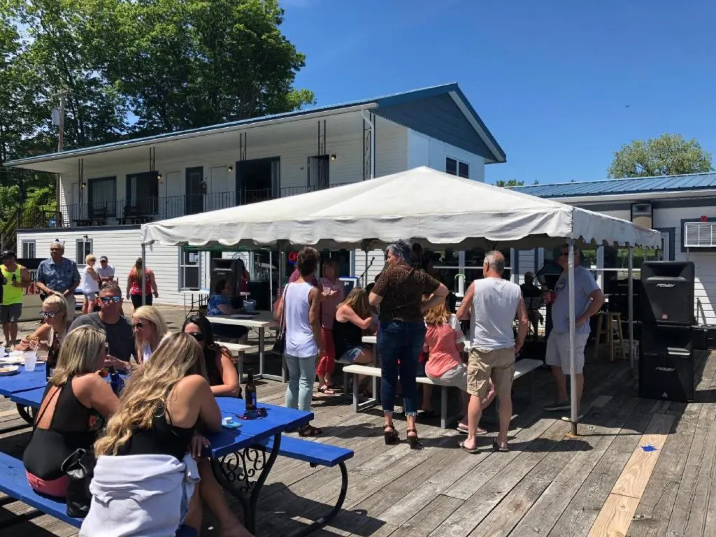 Showboat Motel Restaurant & Bar