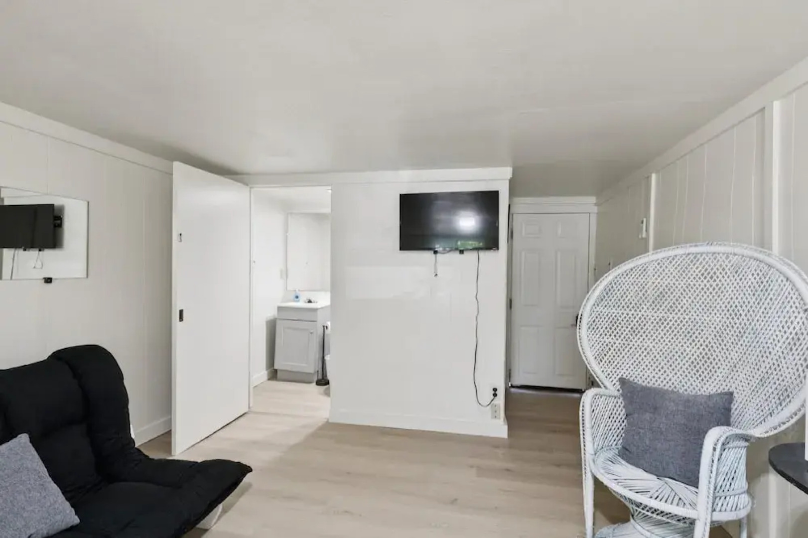 Dave's Last Resort Lakeside - Long Stay Discount - Cozy Cabin 6 1 Bedroom Hotel Room